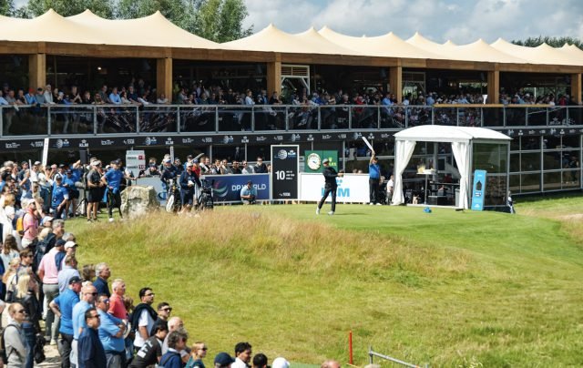 KLM Open twee uur vertraagd