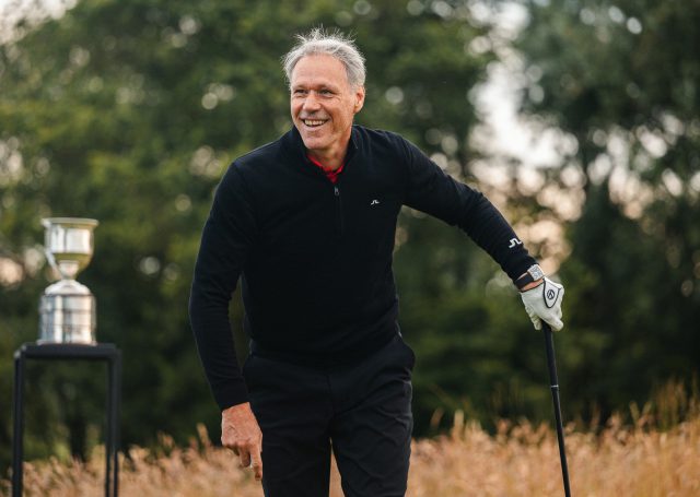 Marco van Basten opent KLM Open met kaarsrechte drive